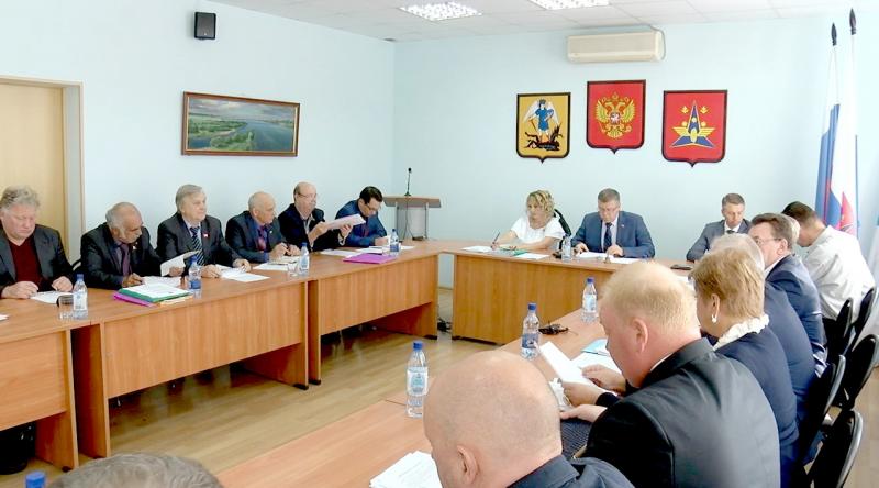 Учли изменения в законодательстве и городскую реальность - отсутствие оборудованных площадок для выгула собак