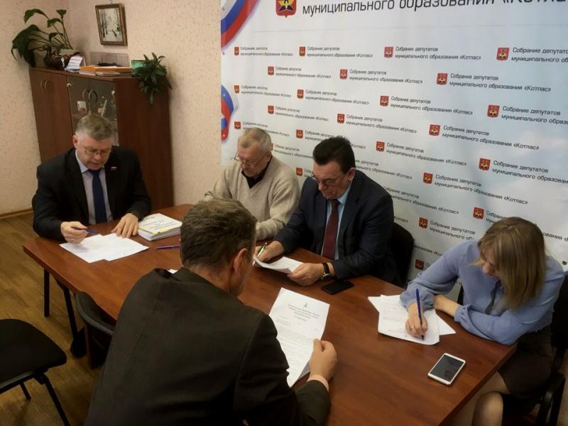 Совет Собрания направил вопросы ближайшей сессии в комиссии