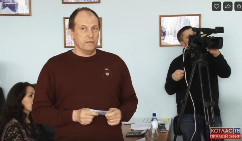 Помощникам депутатов вручены удостоверения
