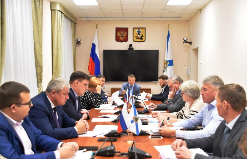 Изменения в бюджет областные депутаты рассмотрят на первой сессии