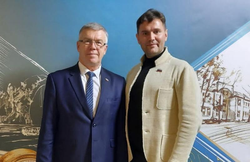 Областной депутат посетил городские учреждения культуры