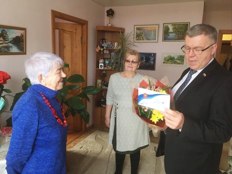 И в 75 в жизни Зинаиды Хабаровой по-прежнему нет обыденности