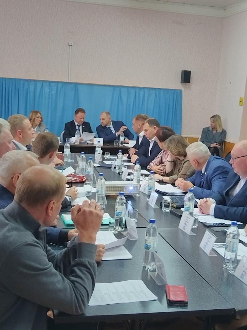 Депутаты провели две сессии 