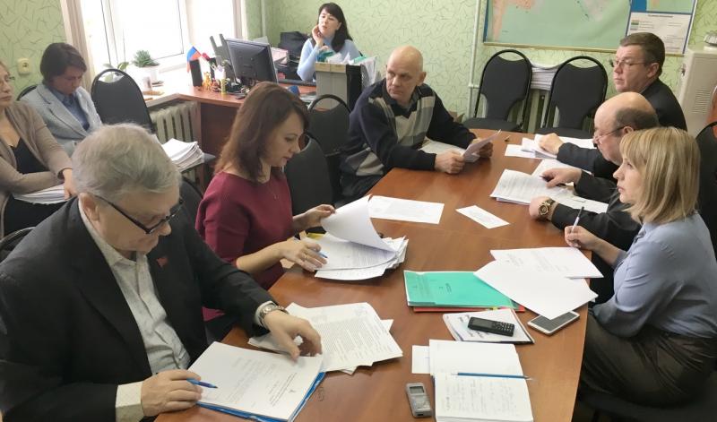 Комиссия по правовым вопросам рассмотрела профильные проекты решений 12-й сессии