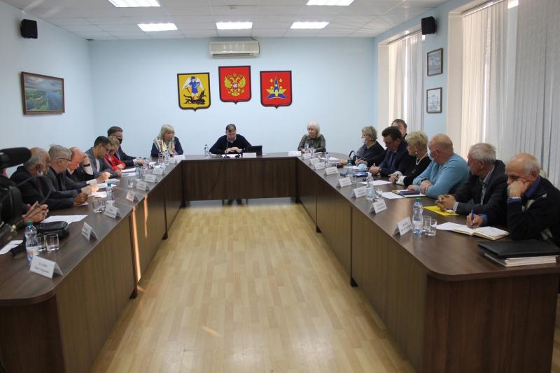 Депутаты обсудили городские проблемы с представителями областной власти